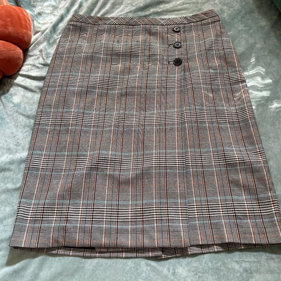 Talbots plaid 3 button lined skirt! Size 14 Petite! - Picture 3 of 9